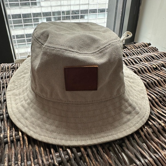 ACNE STUDIOS- Beige leather patch bucket hat - Picture 4 of 5